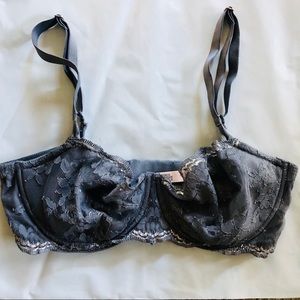 Like New Victoria’s Secret lace underwire bra 34E